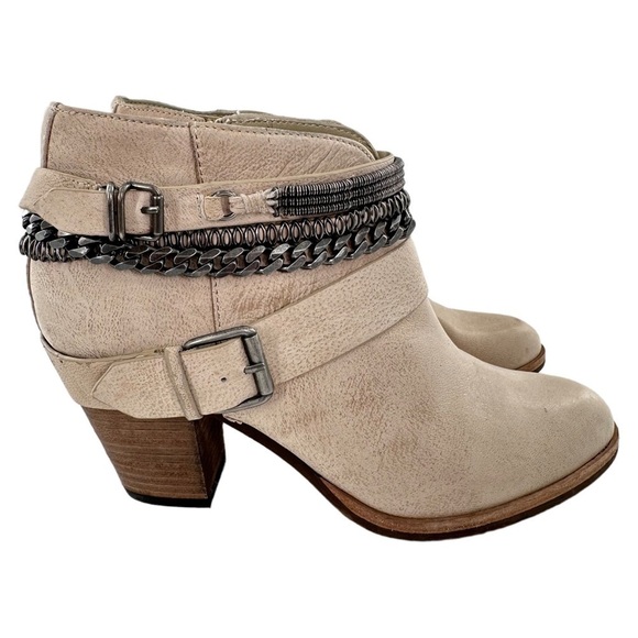 Dolce Vita ankle Yasmin booties 8 beige leather western rode buckle chain mail - Picture 13 of 13